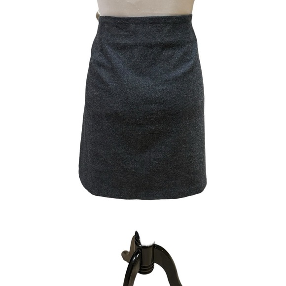 Banana Republic Women's Size 6 Mini Pencil Skirt Wool Blend with Accent Buttons - Picture 4 of 5